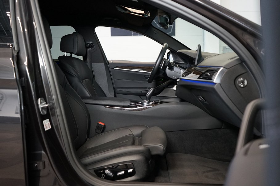 BMW Řada 5 530d xDrive Touring