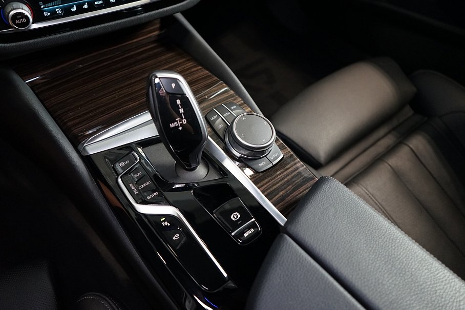 BMW Řada 5 530d xDrive Touring