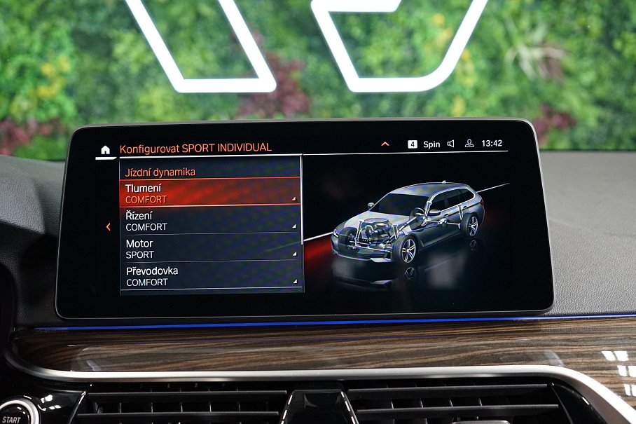 BMW Řada 5 530d xDrive Touring