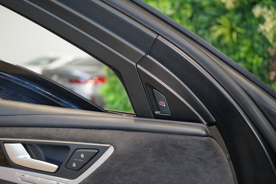 Audi A8 L W12 Security VR9