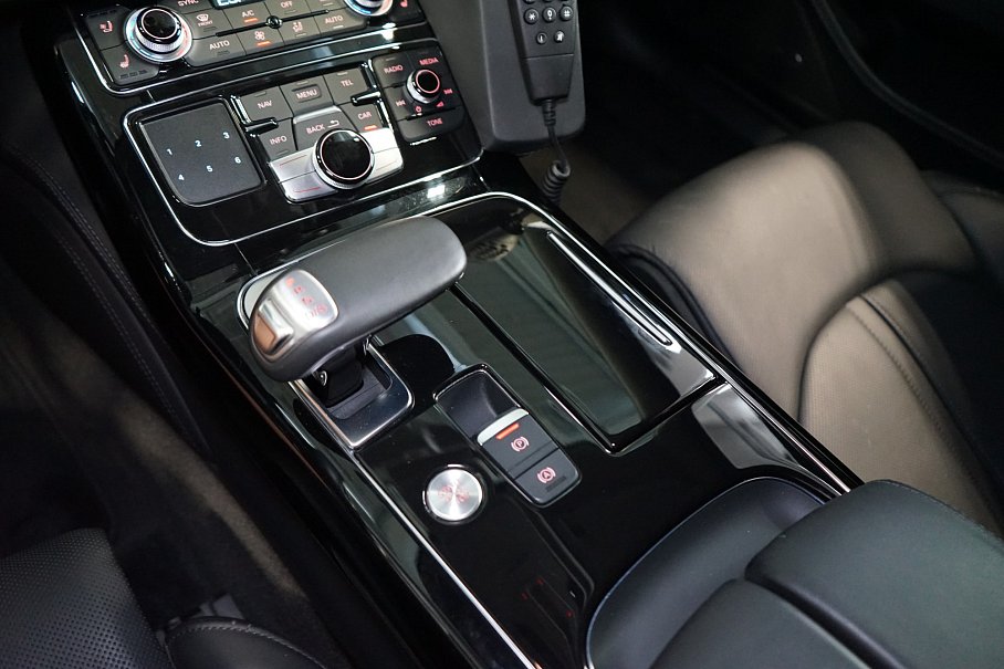 Audi A8 L W12 Security VR9