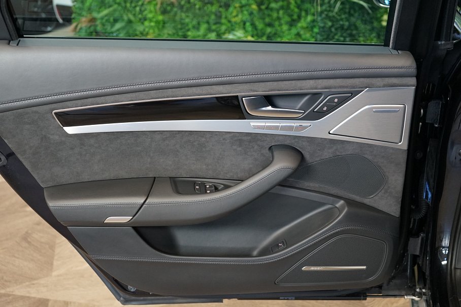 Audi A8 L W12 Security VR9