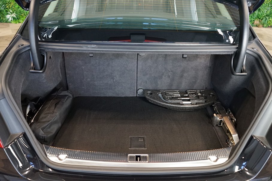 Audi A8 L W12 Security VR9