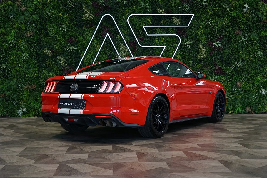 Ford Mustang V8 5.0 GT
