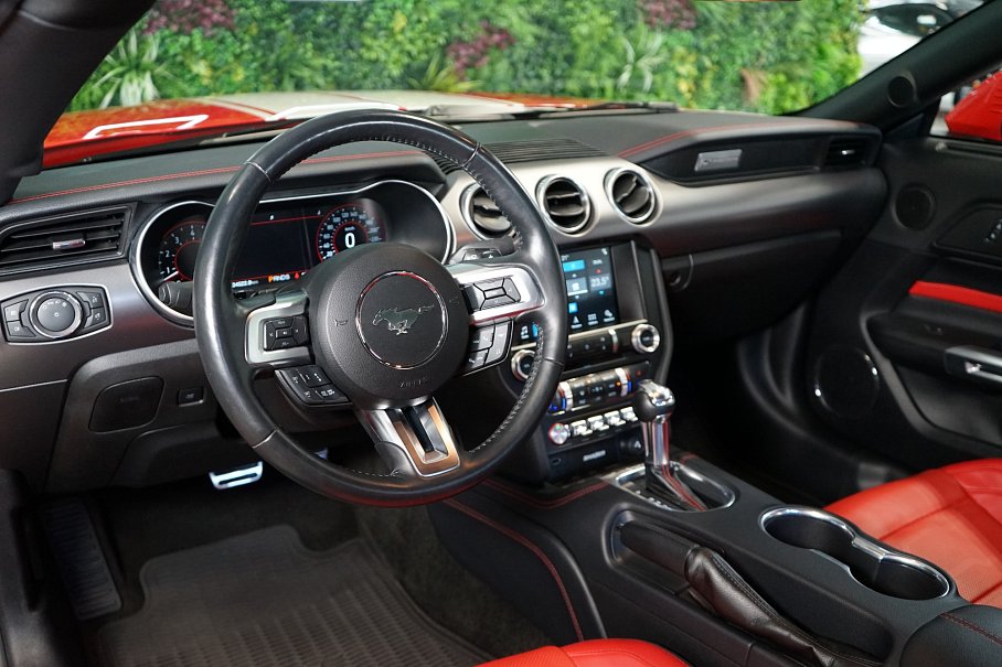 Ford Mustang V8 5.0 GT