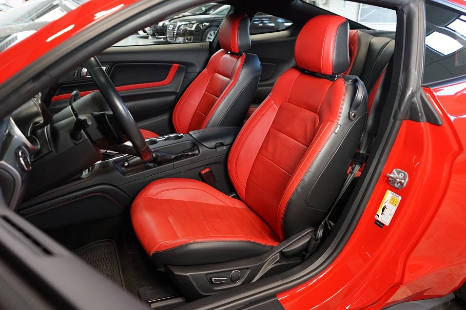 Ford Mustang V8 5.0 GT