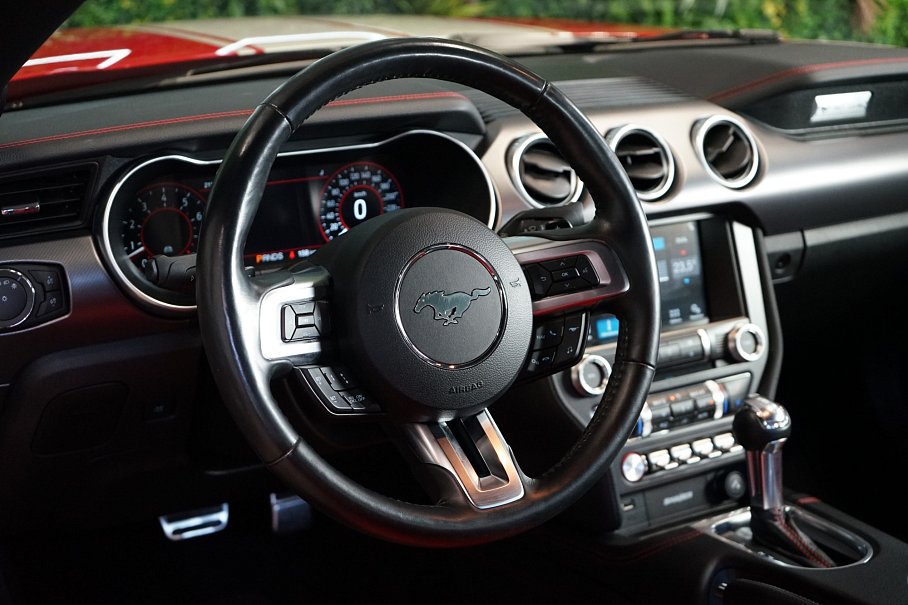 Ford Mustang V8 5.0 GT