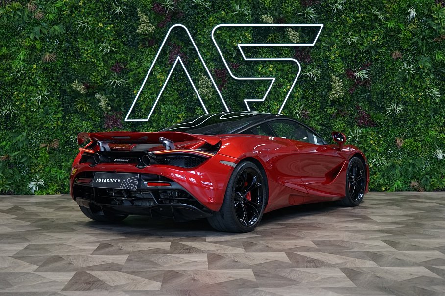 McLaren 720S 
