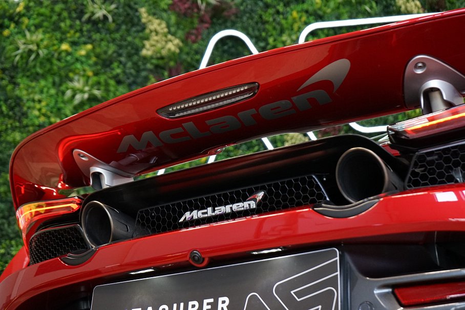 McLaren 720S 