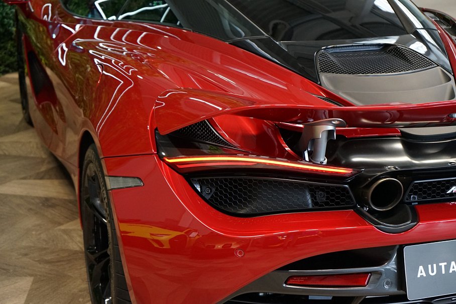 McLaren 720S 