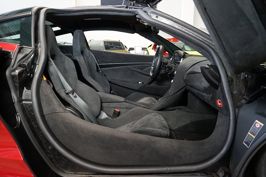 McLaren 720S 