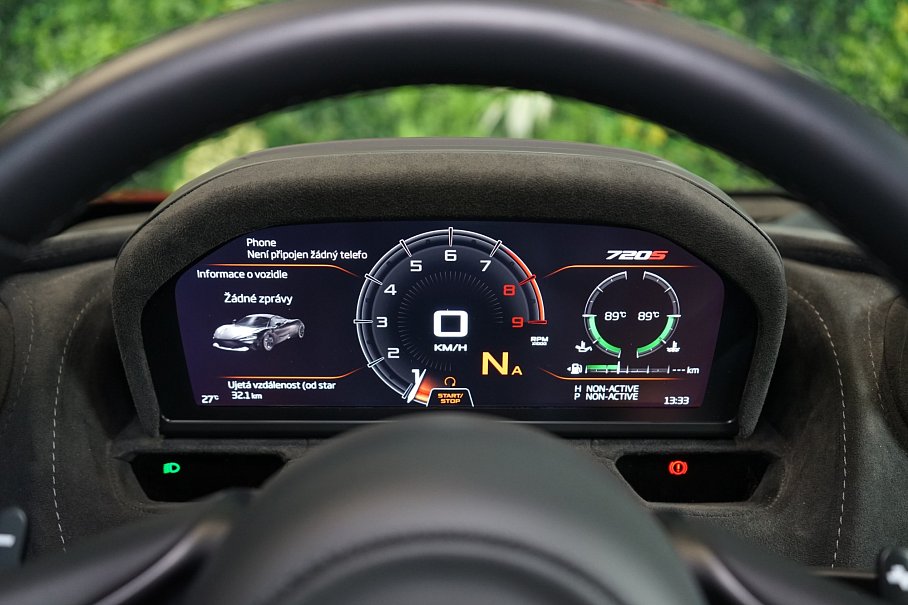 McLaren 720S 