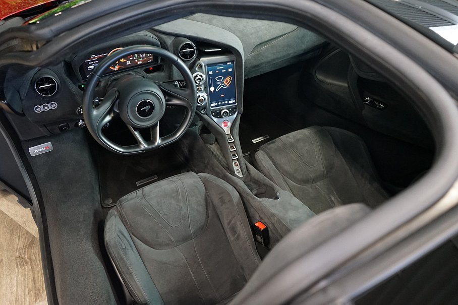 McLaren 720S 