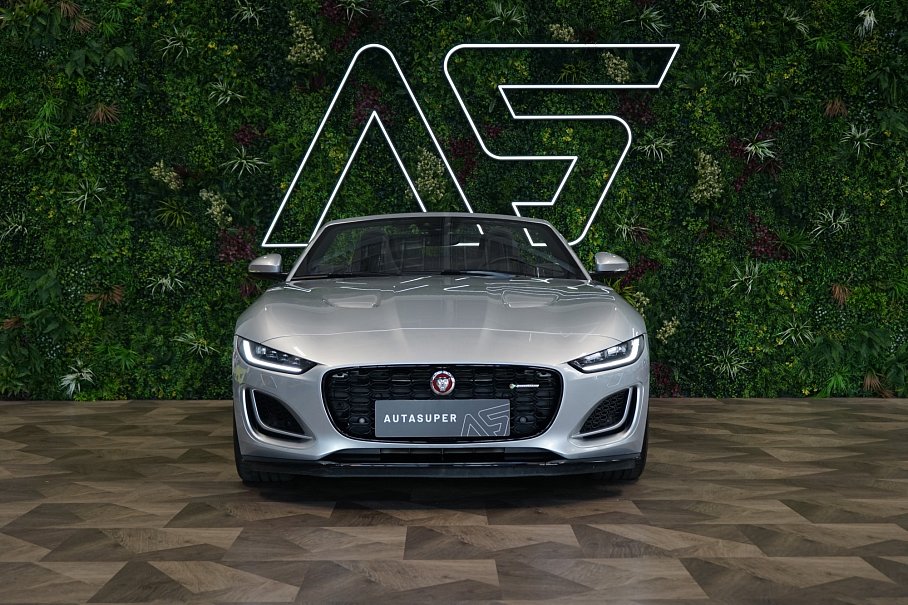 Jaguar F-Type P300 R-Dynamic