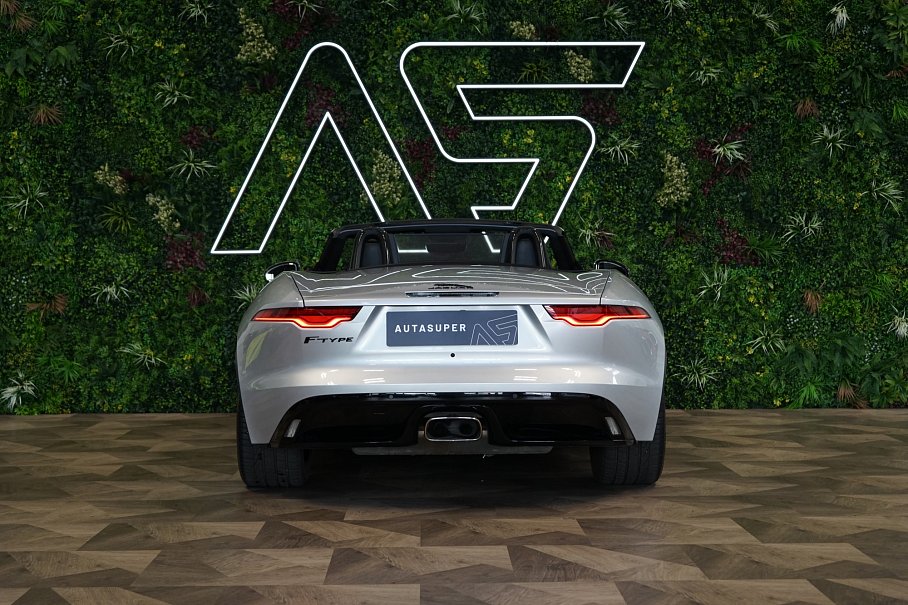 Jaguar F-Type P300 R-Dynamic