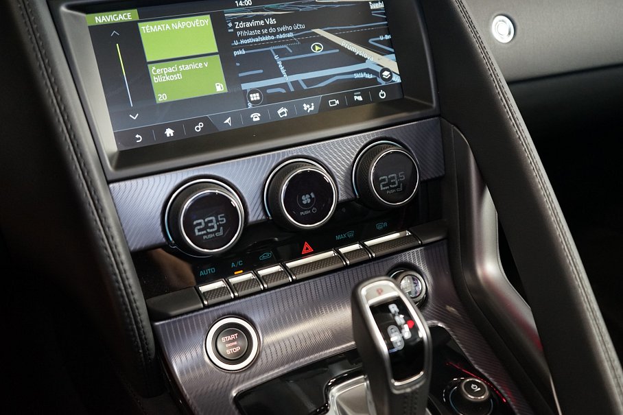 Jaguar F-Type P300 R-Dynamic