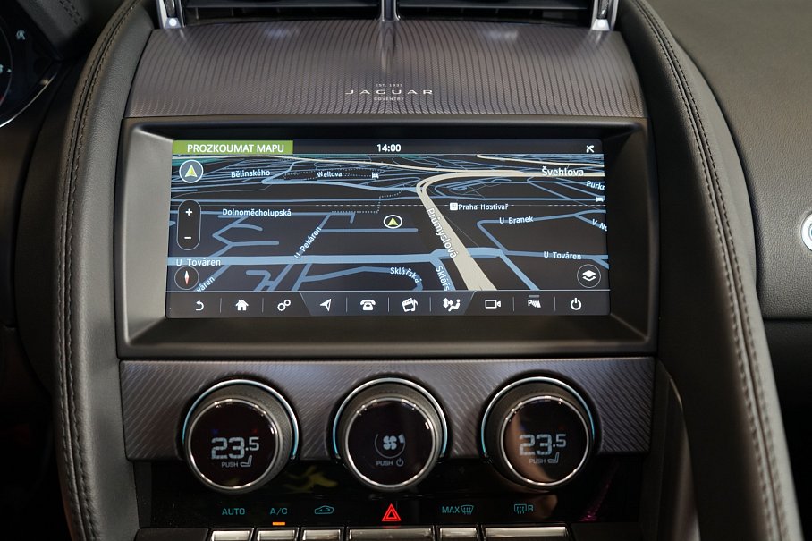 Jaguar F-Type P300 R-Dynamic