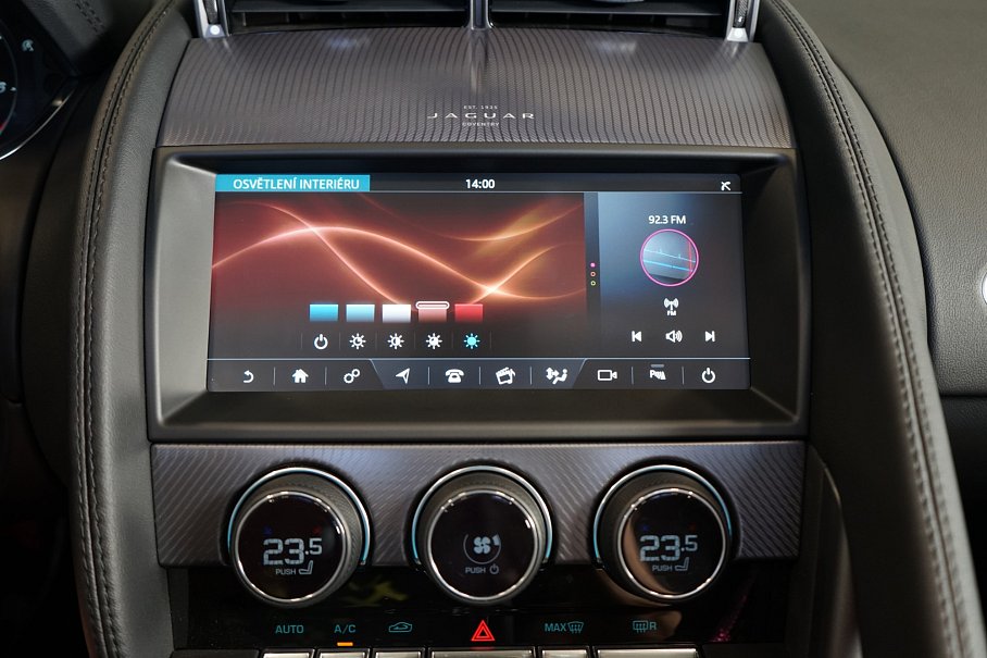 Jaguar F-Type P300 R-Dynamic