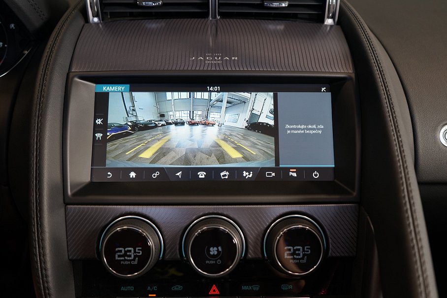 Jaguar F-Type P300 R-Dynamic