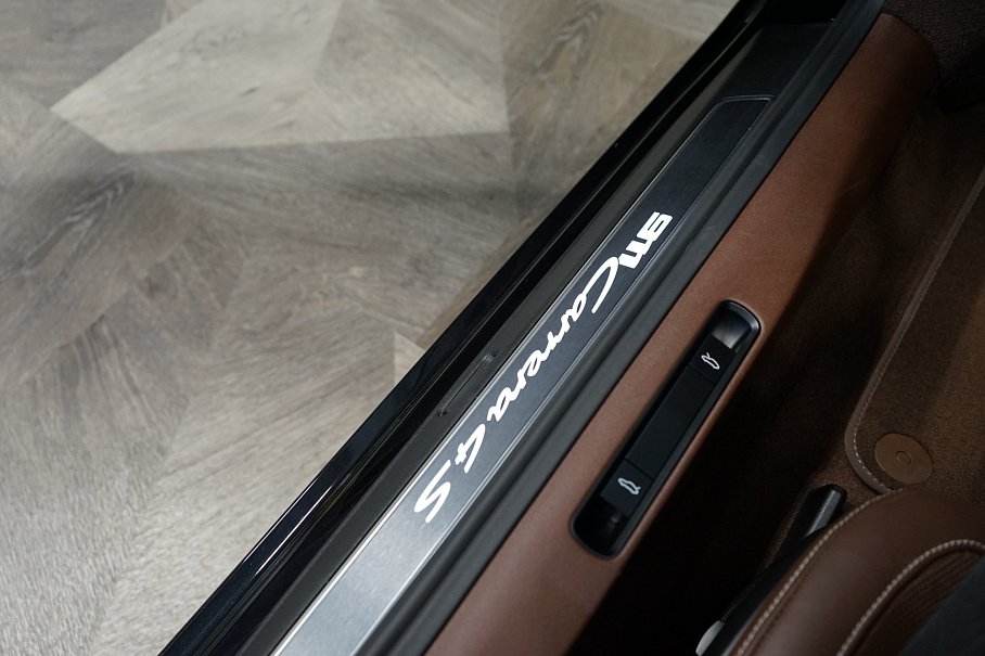 Porsche 911 Carrera 4S
