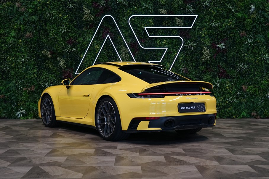 Porsche 911 Carrera