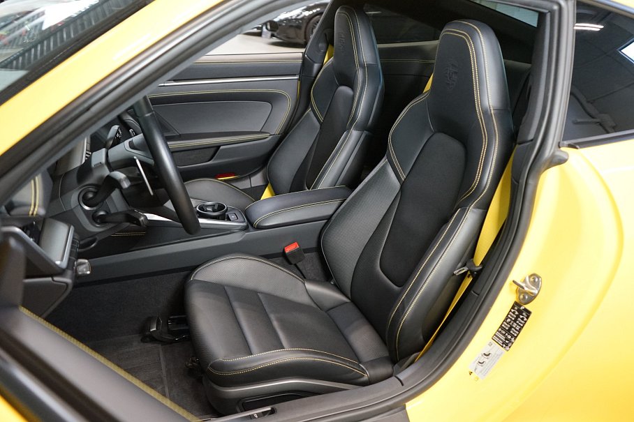 Porsche 911 Carrera