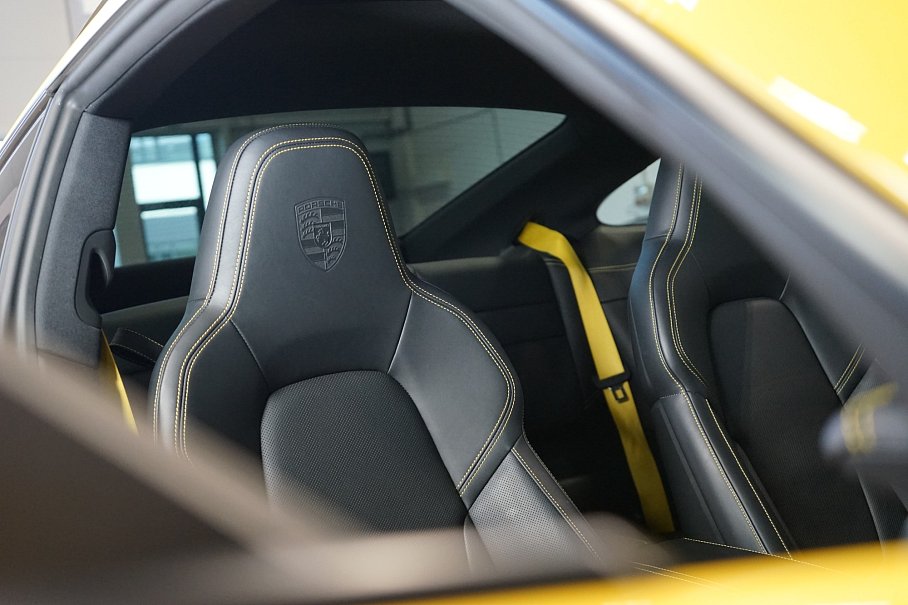 Porsche 911 Carrera