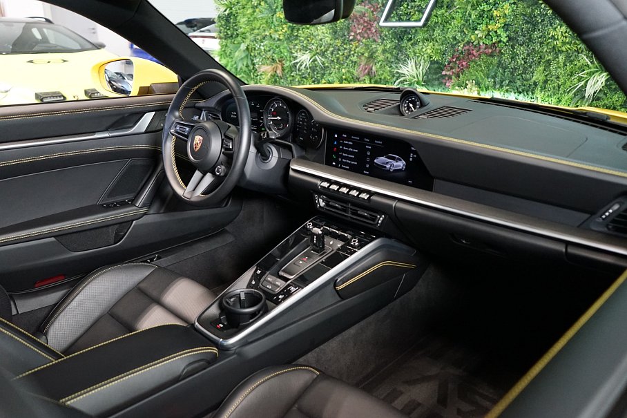 Porsche 911 Carrera