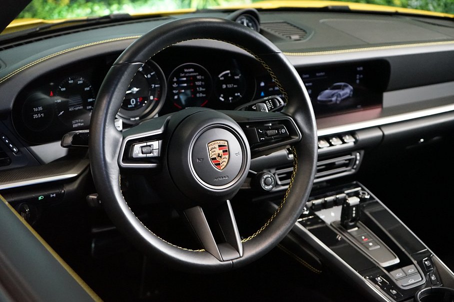 Porsche 911 Carrera