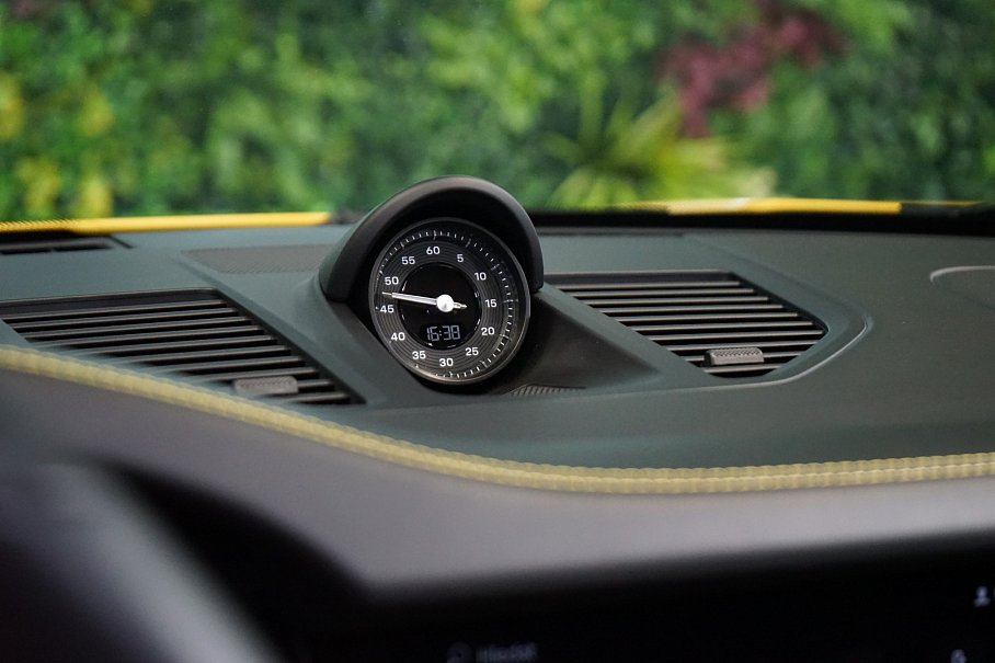 Porsche 911 Carrera