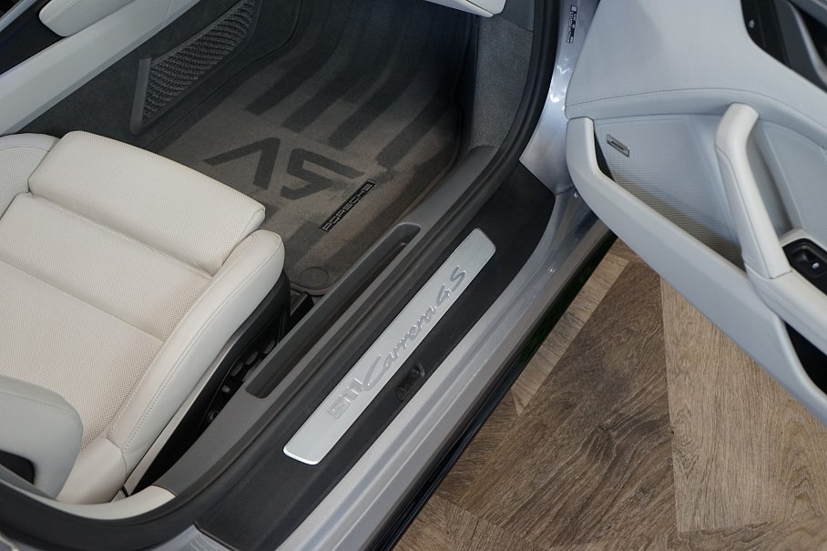 Porsche 911 Carrera 4S Cabriolet