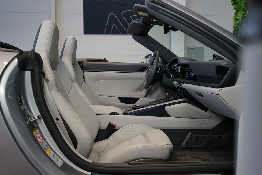 Porsche 911 Carrera 4S Cabriolet