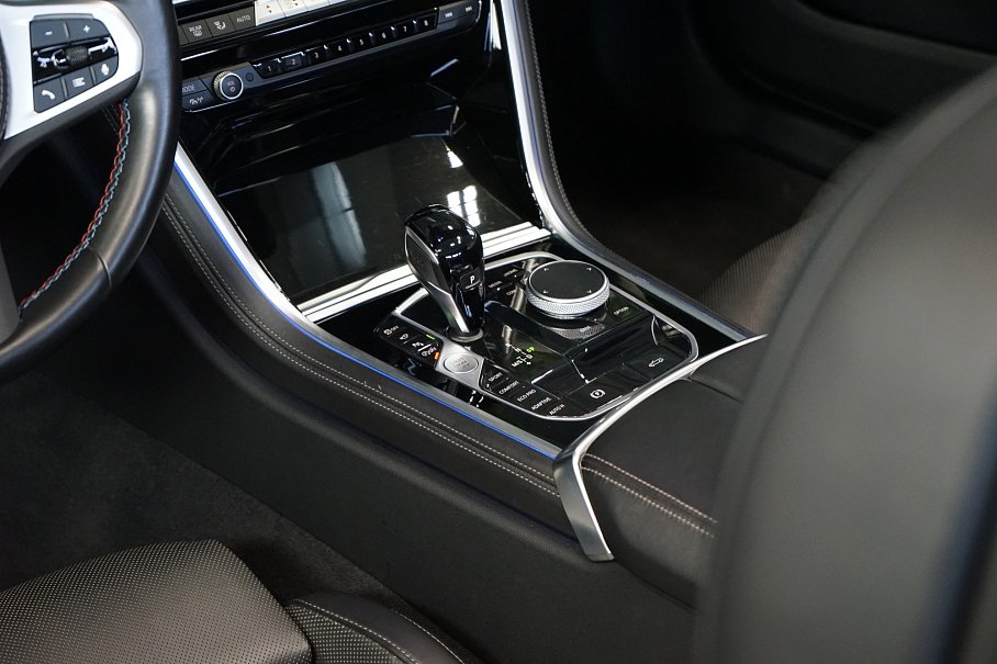 BMW Řada 8 850i xDrive Cabrio