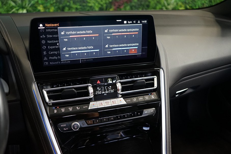 BMW Řada 8 850i xDrive Cabrio