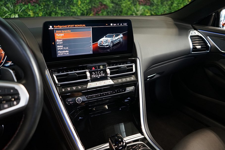 BMW Řada 8 850i xDrive Cabrio