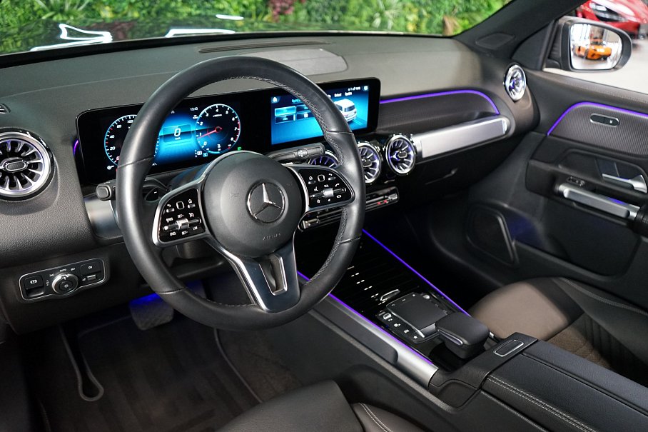 Mercedes-Benz GLB 180