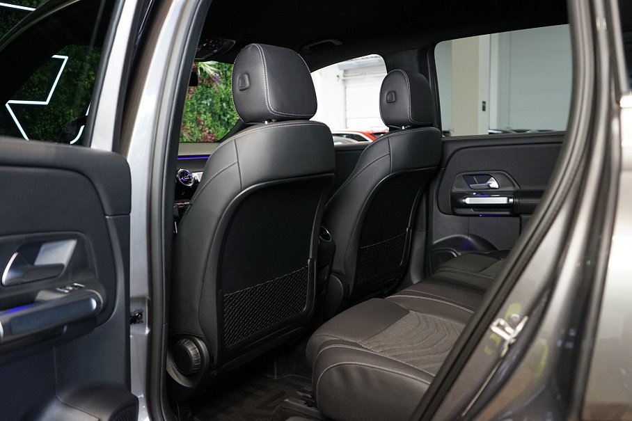 Mercedes-Benz GLB 180