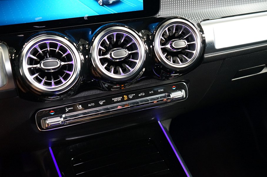 Mercedes-Benz GLB 180