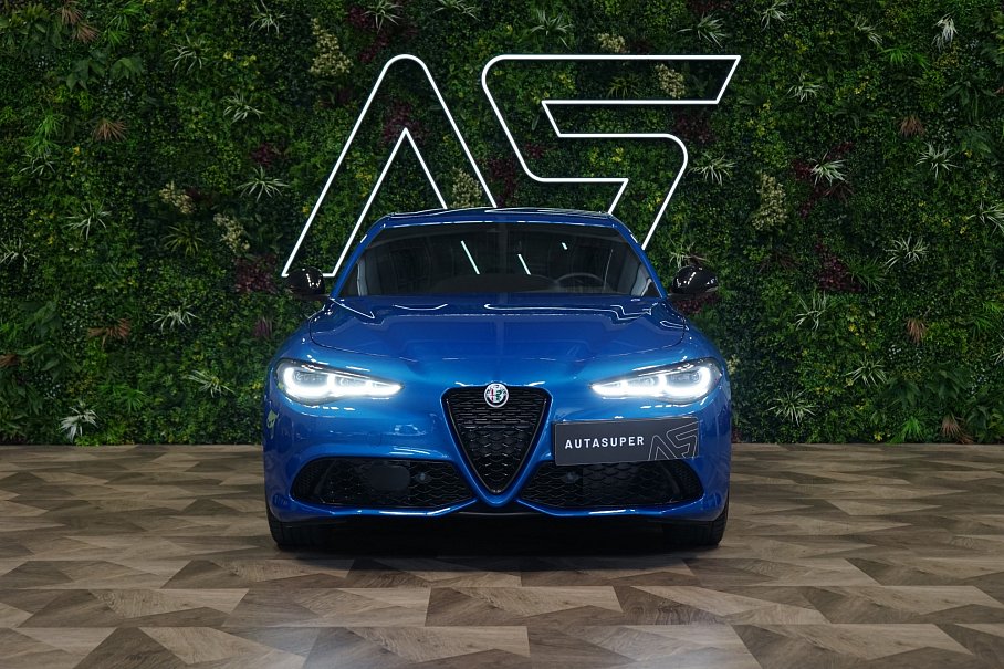 Alfa Romeo Giulia Competizione