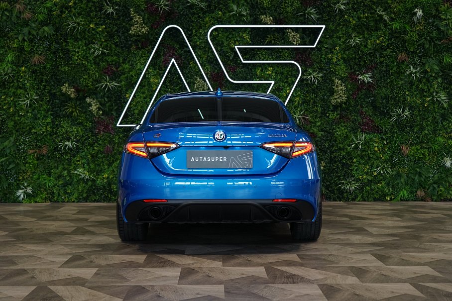 Alfa Romeo Giulia Competizione