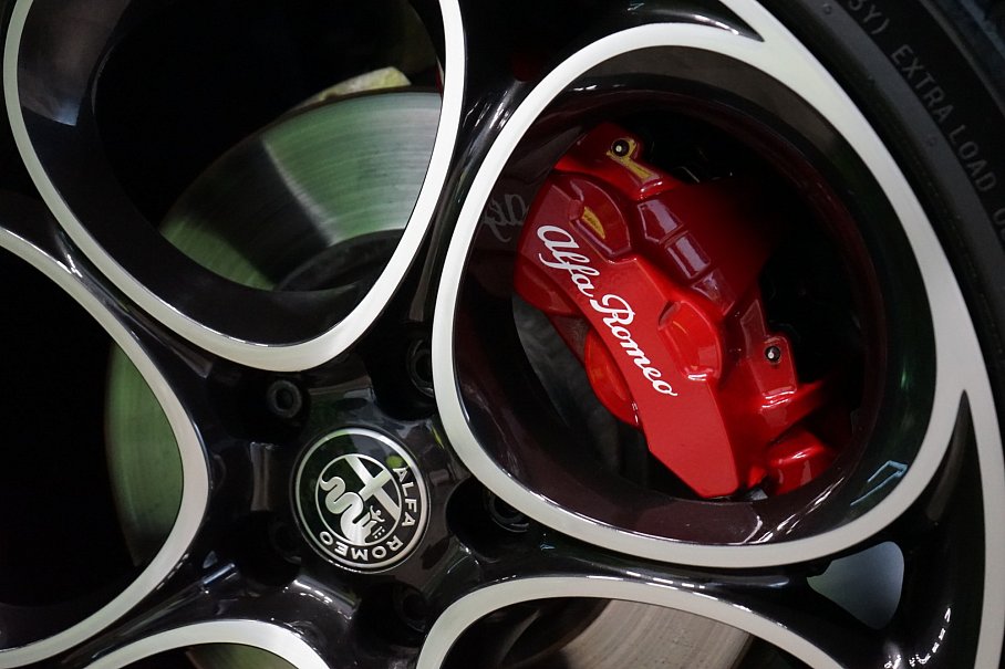 Alfa Romeo Giulia Competizione