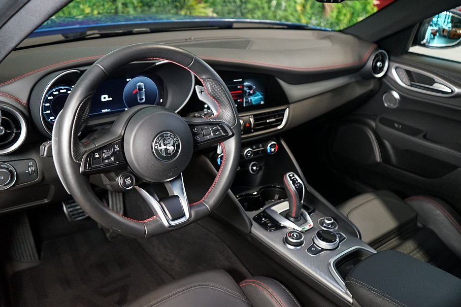 Alfa Romeo Giulia Competizione