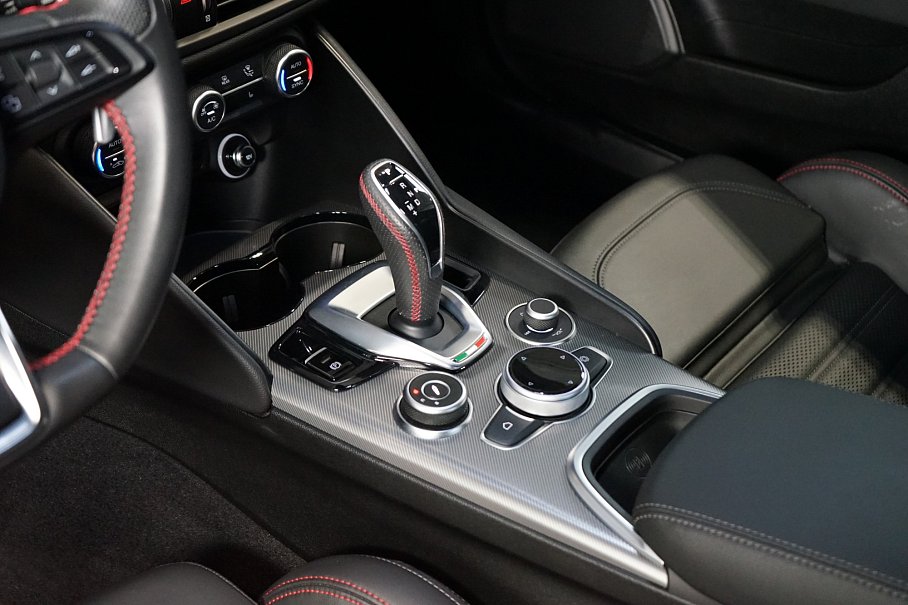 Alfa Romeo Giulia Competizione