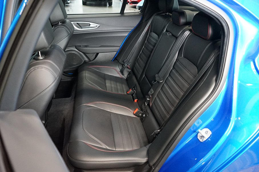 Alfa Romeo Giulia Competizione