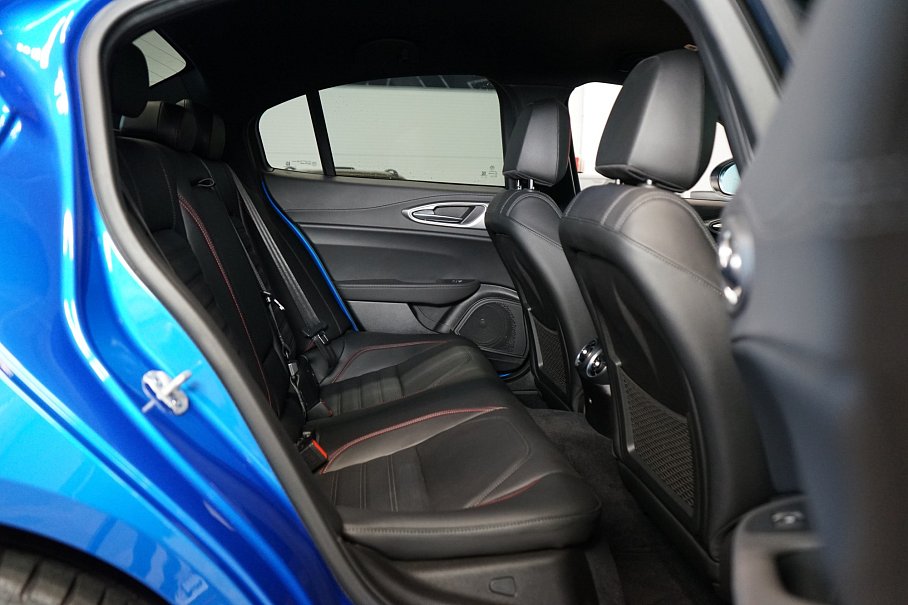 Alfa Romeo Giulia Competizione