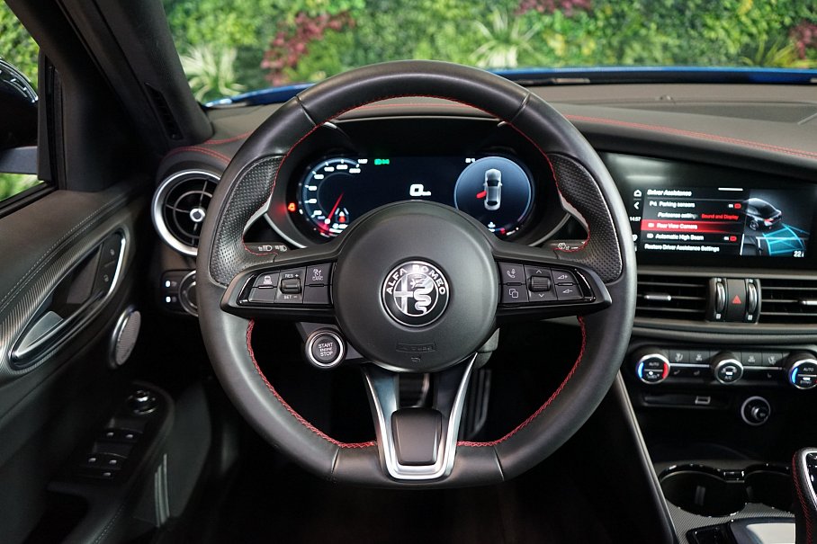 Alfa Romeo Giulia Competizione