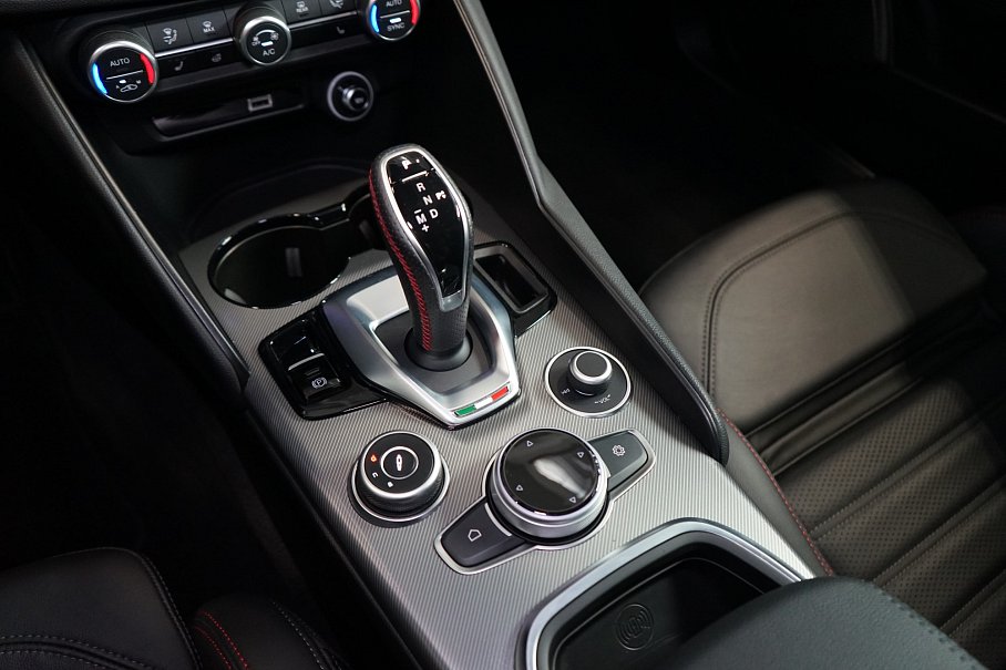 Alfa Romeo Giulia Competizione