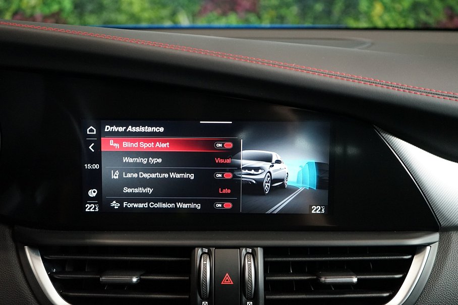 Alfa Romeo Giulia Competizione