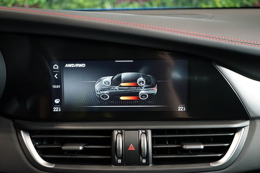 Alfa Romeo Giulia Competizione