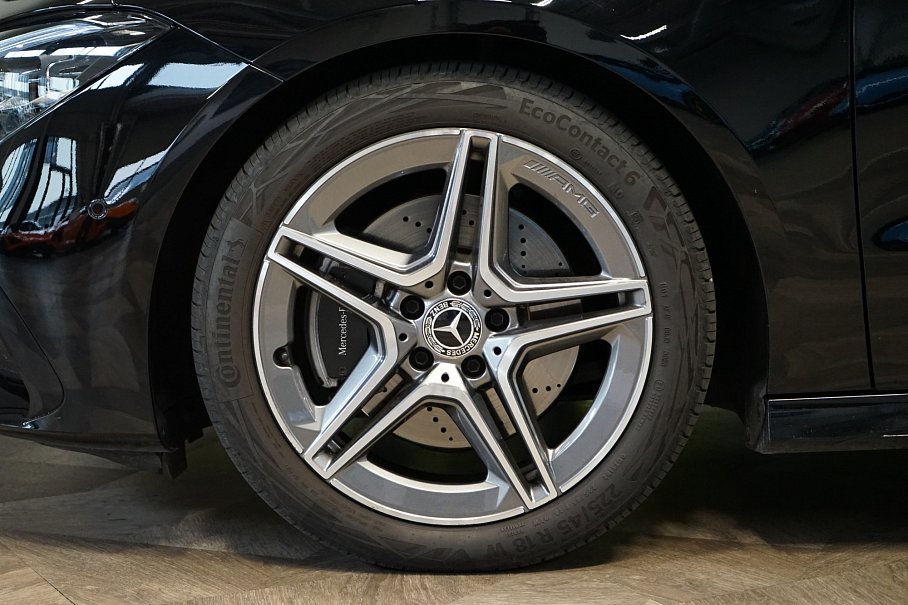 Mercedes-Benz CLA 200d Shooting Brake
